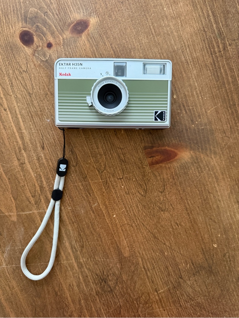 Kodak Ektar H35N Half-Frame Camera - Olive Green and White